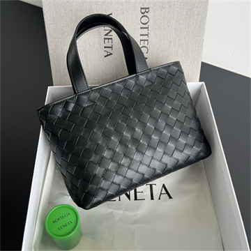 bottega veneta mini intrecciato zipped tote #855504